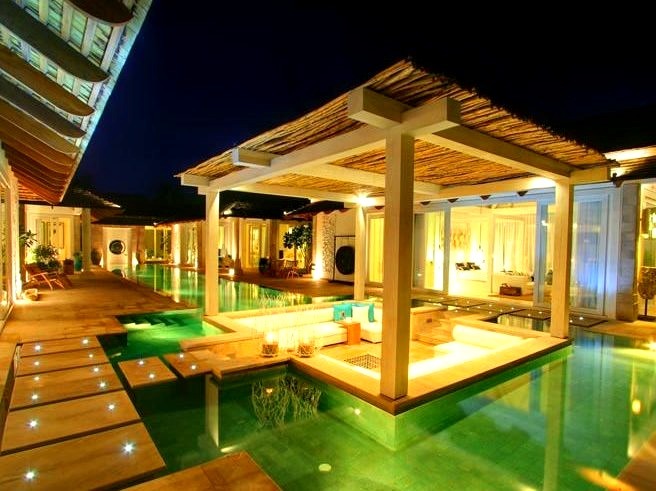 Villa With Surrounding Pool