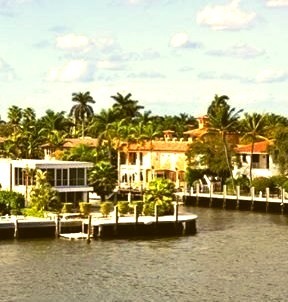 #Miami #mansion #travel #traveler #travelvlogger #travelvlog #florida #beach #house (at Miami, Florida)